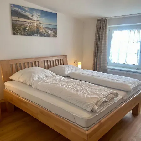 5060 Saarstr 8a Apartment