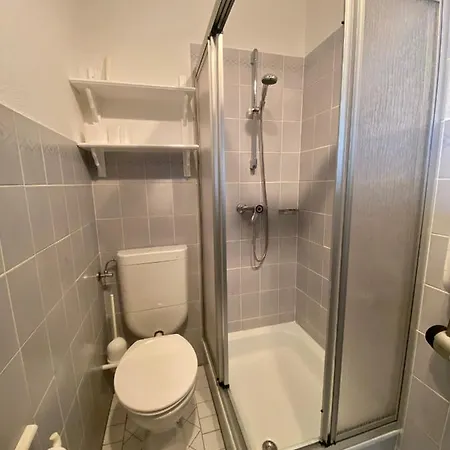 5060 Saarstr 8a Apartment